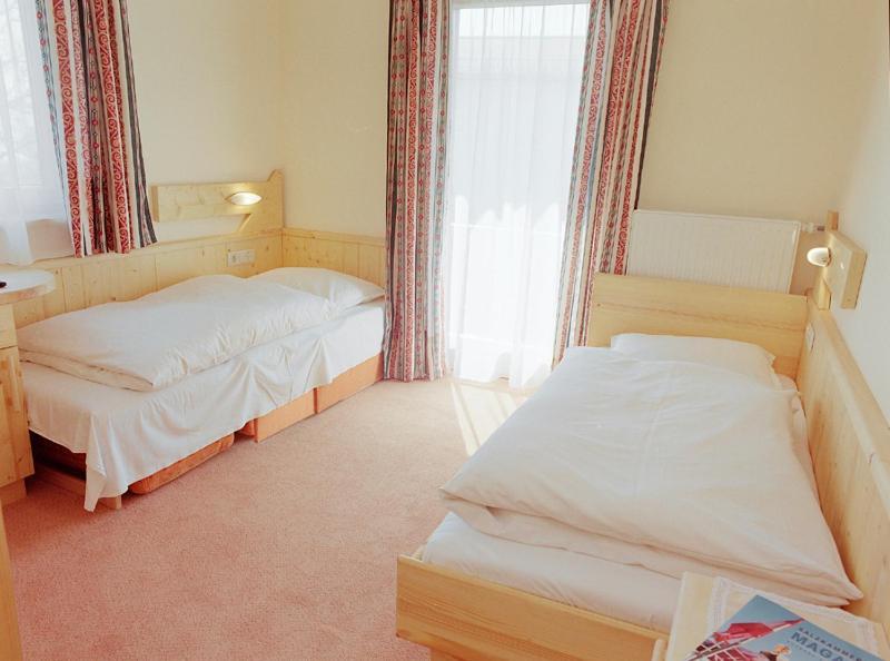 Hotel Hemetsberger Attersee Room photo