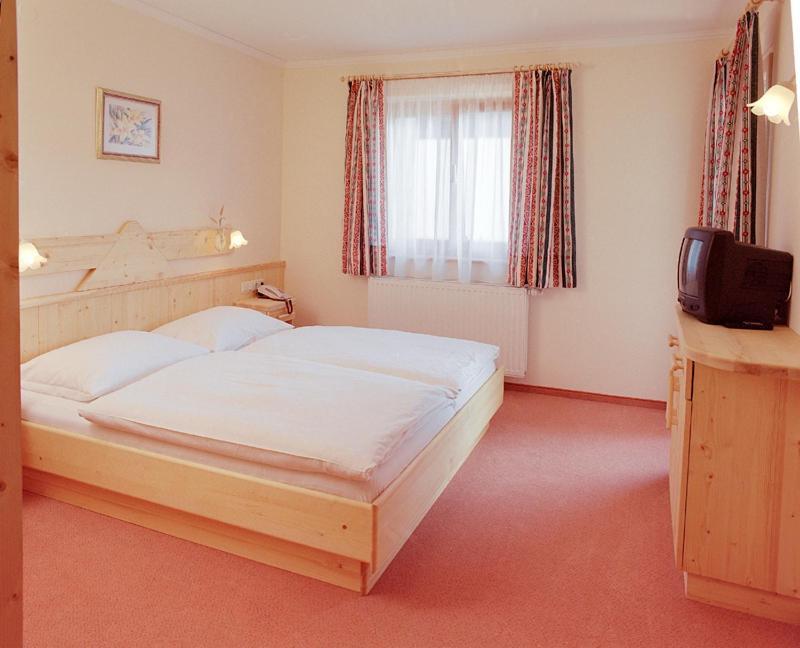 Hotel Hemetsberger Attersee Room photo